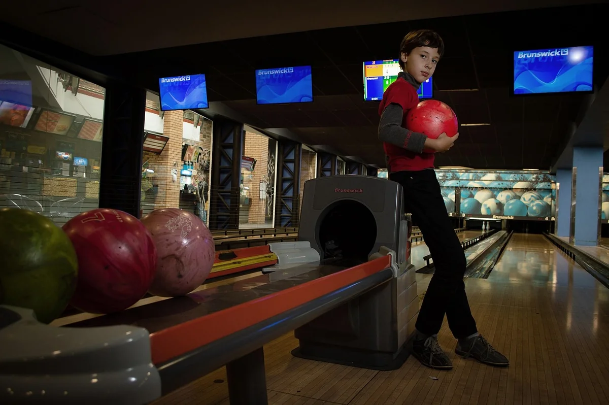 Comment choisir la boule de bowling parfaite pour débutants en 2026 ?