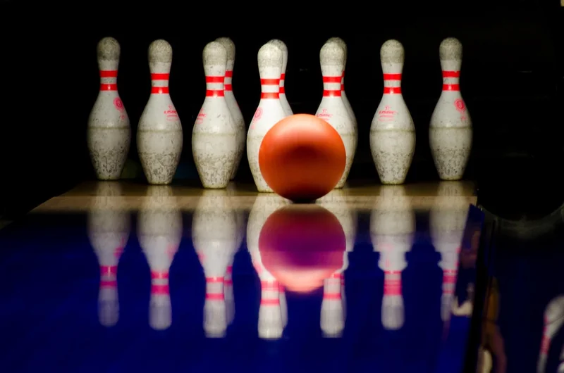 Socialisation et bien-être : le bowling comme lien social